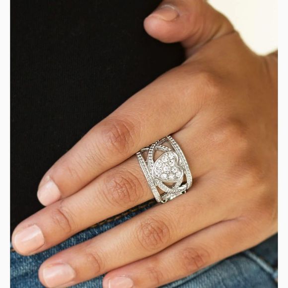 Heart Rhinestones Ring - Picture 2 of 3